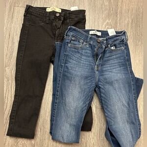2 Pair of Size 0 Hollister Jeans